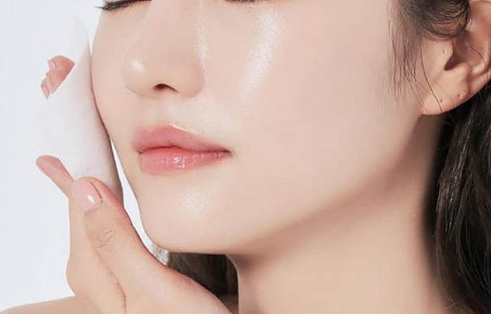 Tại Sao Phải Skincare Từ Lỏng Đến Đặc?