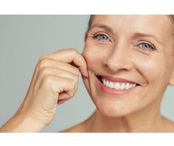 Cười Nhiều Có Gây Nên Nếp Nhăn Không? Sự Thật Về Lời Đồn Này