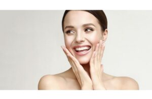 Cười Nhiều Có Gây Nên Nếp Nhăn Không? Sự Thật Về Lời Đồn Này