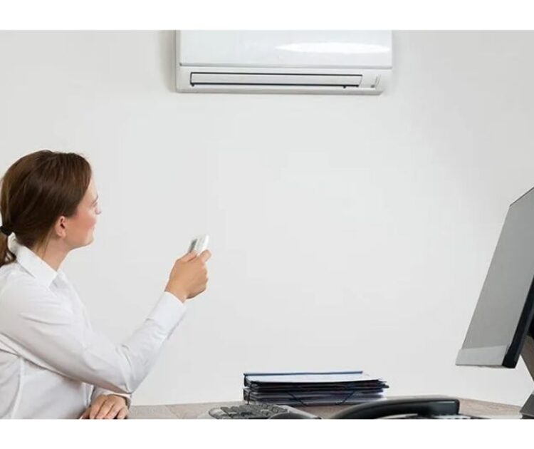 Da Bị Khô Khi Ngồi Máy Lạnh! Cách Dưỡng Ẩm Hiệu Quả