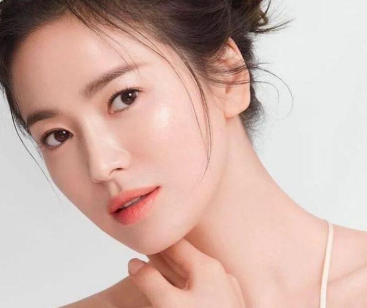 Bí Kíp Để Tạo Lớp Nền Căng Bóng Mà Không Cần Dùng Kem Nền Bí Bách