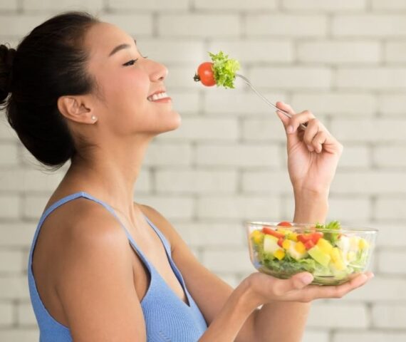 Chế Độ Ăn Ảnh Hưởng Đến Làn Da Ra Sao? Những Thực Phẩm Cần Có