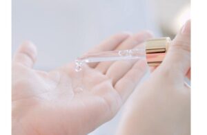 Có Được Kết Hợp Retinol Với AHA BHA? Nên Dùng Thế Nào Để Phát Huy Hiệu Quả 2 Có Được Kết Hợp Retinol Với AHA BHA? Nên Dùng Thế Nào Để Phát Huy Hiệu Quả
