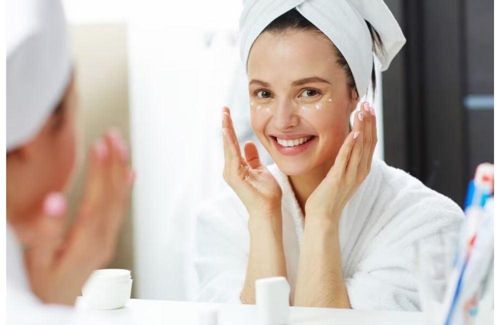 Skincare Buổi Sáng Và Buổi Tối Khác Nhau Như Thế Nào? 1 Skincare Buổi Sáng Và Buổi Tối Khác Nhau Như Thế Nào?
