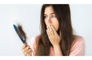 Cách Khắc Phục Bệnh Rụng Tóc Ở Nữ Giới: Nguyên Nhân Và Giải Pháp Hiệu Quả 2 Cách Khắc Phục Bệnh Rụng Tóc Ở Nữ Giới: Nguyên Nhân Và Giải Pháp Hiệu Quả