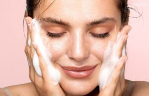 Giải Quyết Triệt Để Mụn Đầu Đen Và Sợi Bã Nhờn Bằng Phương Pháp Nào? 4 Giải Quyết Triệt Để Mụn Đầu Đen Và Sợi Bã Nhờn Bằng Phương Pháp Nào?