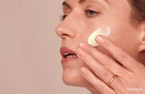 Bạn Đã Biết Dùng Retinol Đúng Cách Để Ngăn Chặn Lão Hóa Trên Da? 3 Bạn Đã Biết Dùng Retinol Đúng Cách Để Ngăn Chặn Lão Hóa Trên Da?