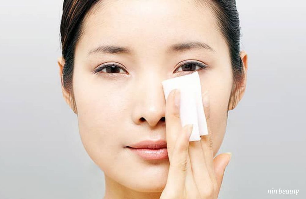 Da Nhiều Dầu Mụn Cần Rửa Mặt Mấy Lần Trong Một Ngày?