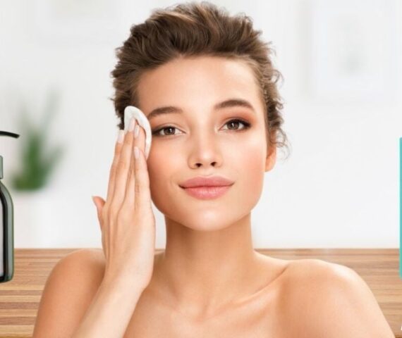 Làm Sạch Da Bằng Dầu Tẩy Trang Hay Nước Tẩy Trang Sạch Hơn?