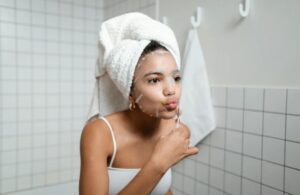 5 Thói Quen Gây Hại Da Trong Ngày Hè Nắng Nóng 4 5 Thói Quen Gây Hại Da Trong Ngày Hè Nắng Nóng